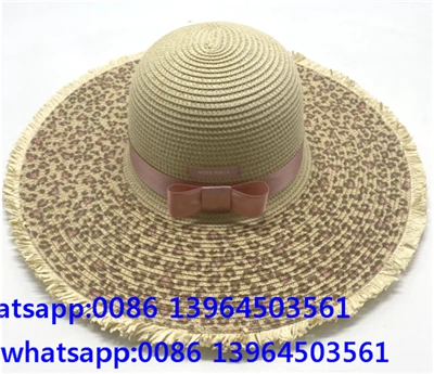 Fanm gwo rebò Summber Beach chapo ak tach leyopa