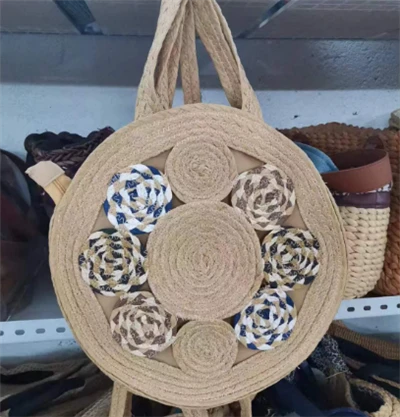 Wonn fòm fanm sak zepòl