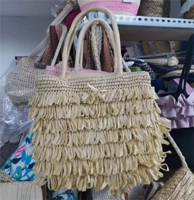 Handwoven ponpon beidge sak pay